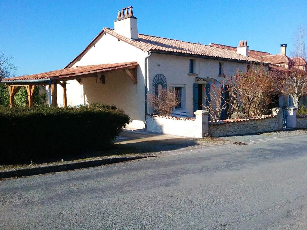 Villa Charmante A Bosset Avec Piscine Partagee Kültér fotó