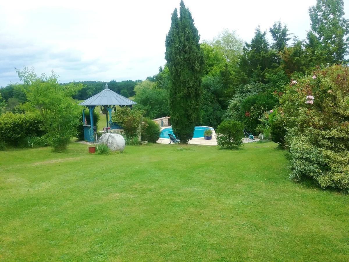 Villa Charmante A Bosset Avec Piscine Partagee Kültér fotó