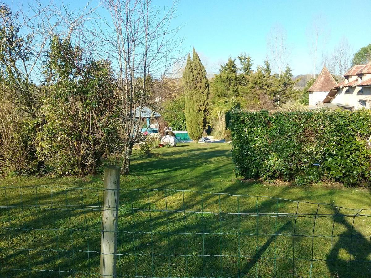 Villa Charmante A Bosset Avec Piscine Partagee Kültér fotó