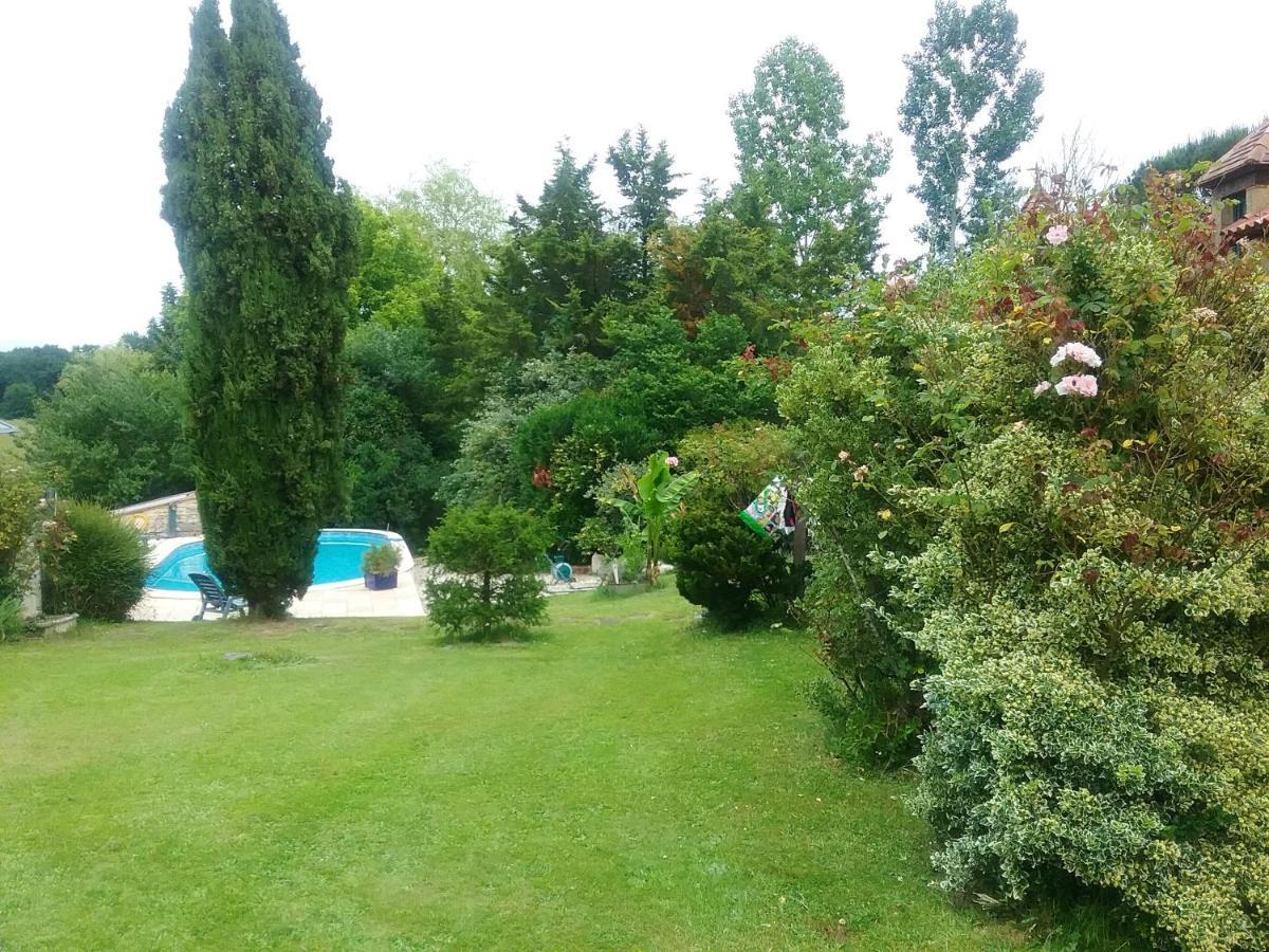 Villa Charmante A Bosset Avec Piscine Partagee Kültér fotó