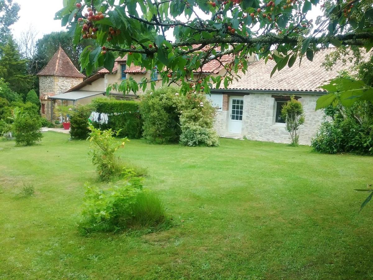 Villa Charmante A Bosset Avec Piscine Partagee Kültér fotó