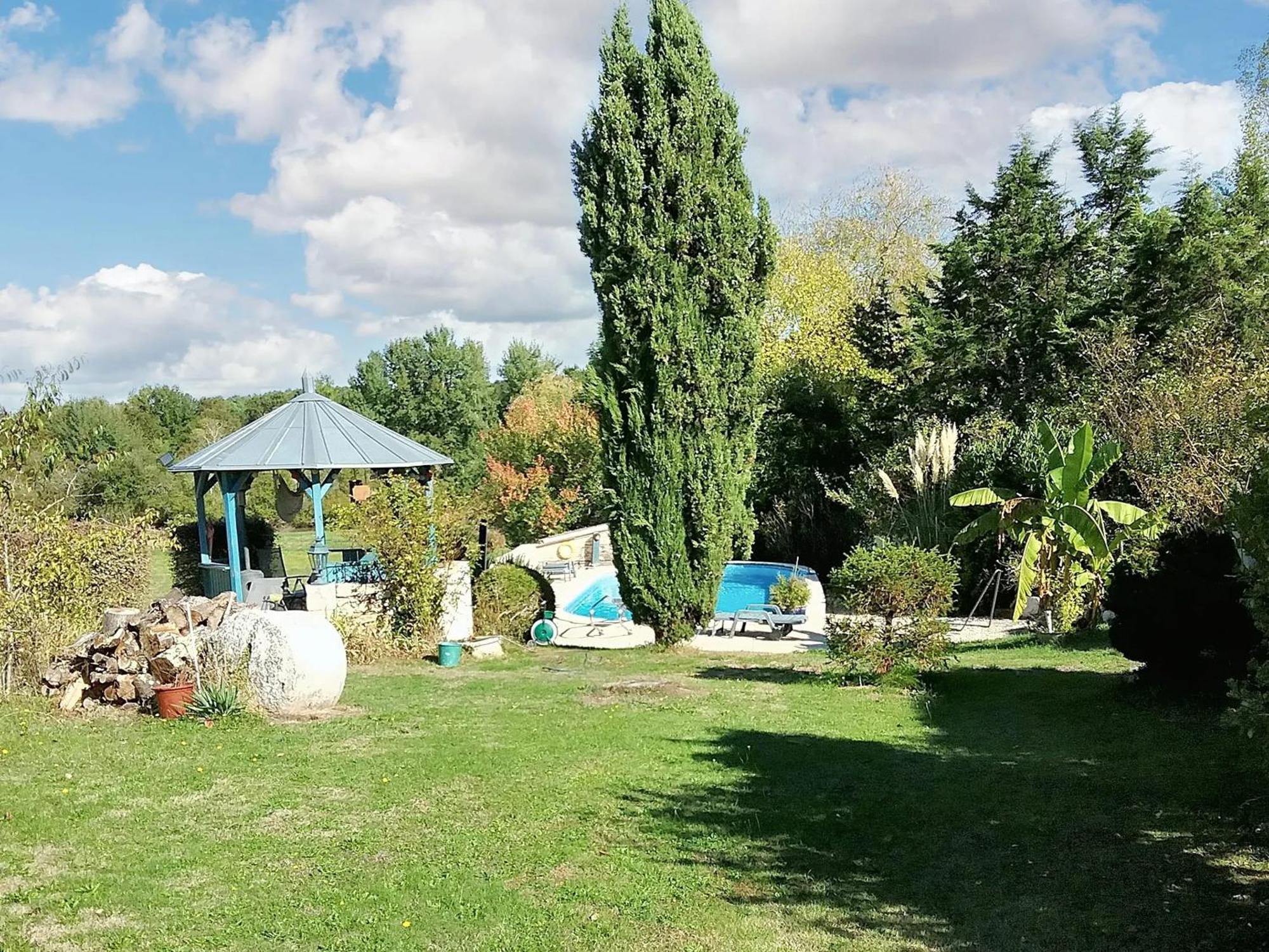Villa Charmante A Bosset Avec Piscine Partagee Kültér fotó