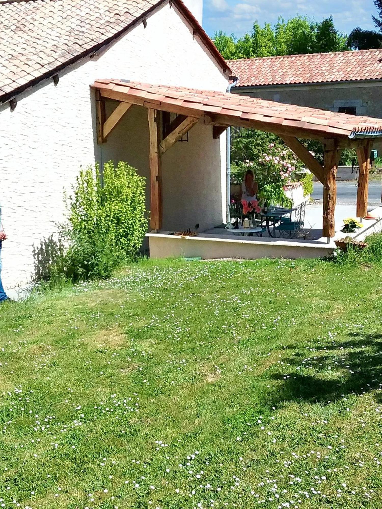 Villa Charmante A Bosset Avec Piscine Partagee Kültér fotó