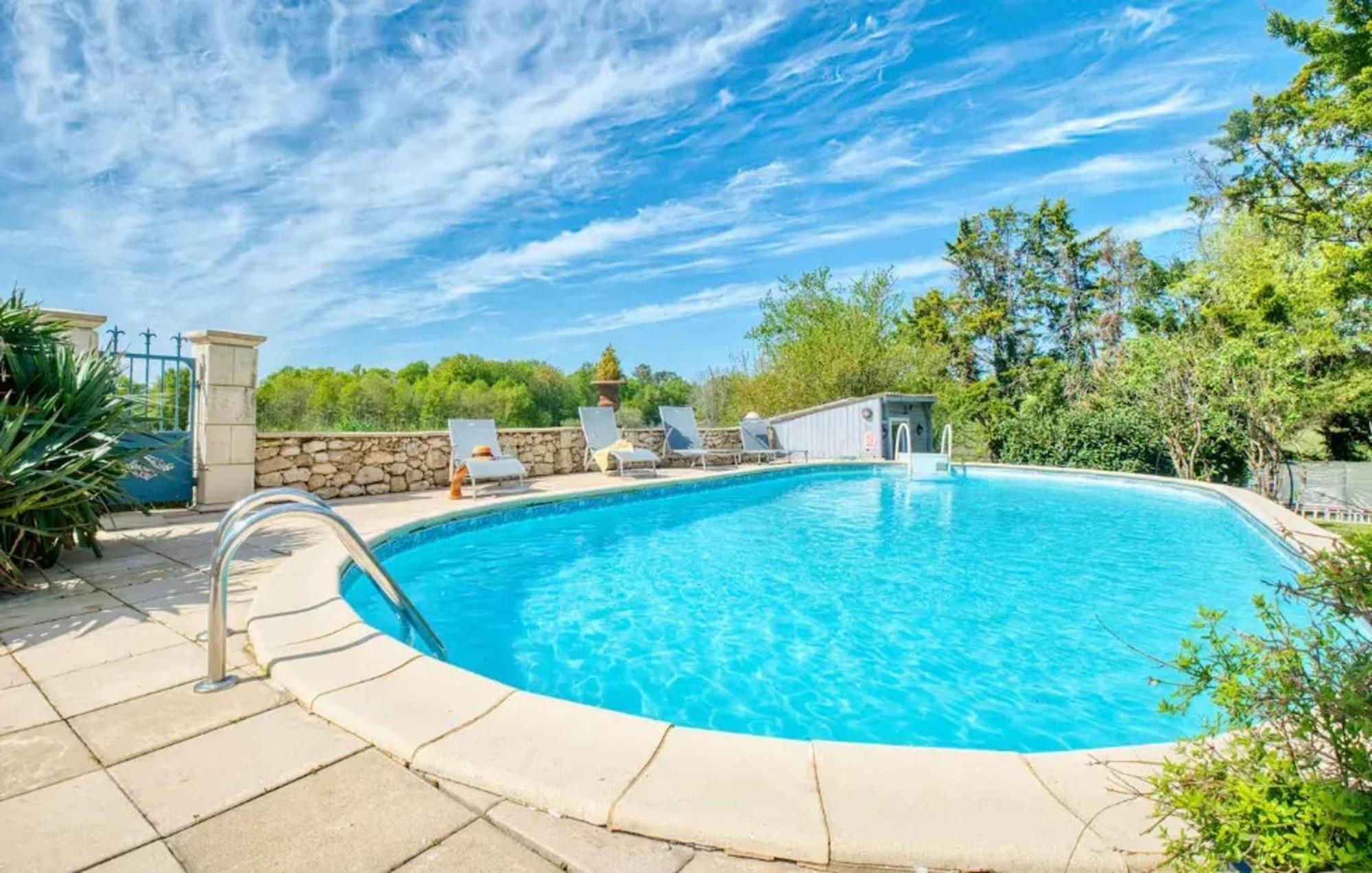 Villa Charmante A Bosset Avec Piscine Partagee Kültér fotó