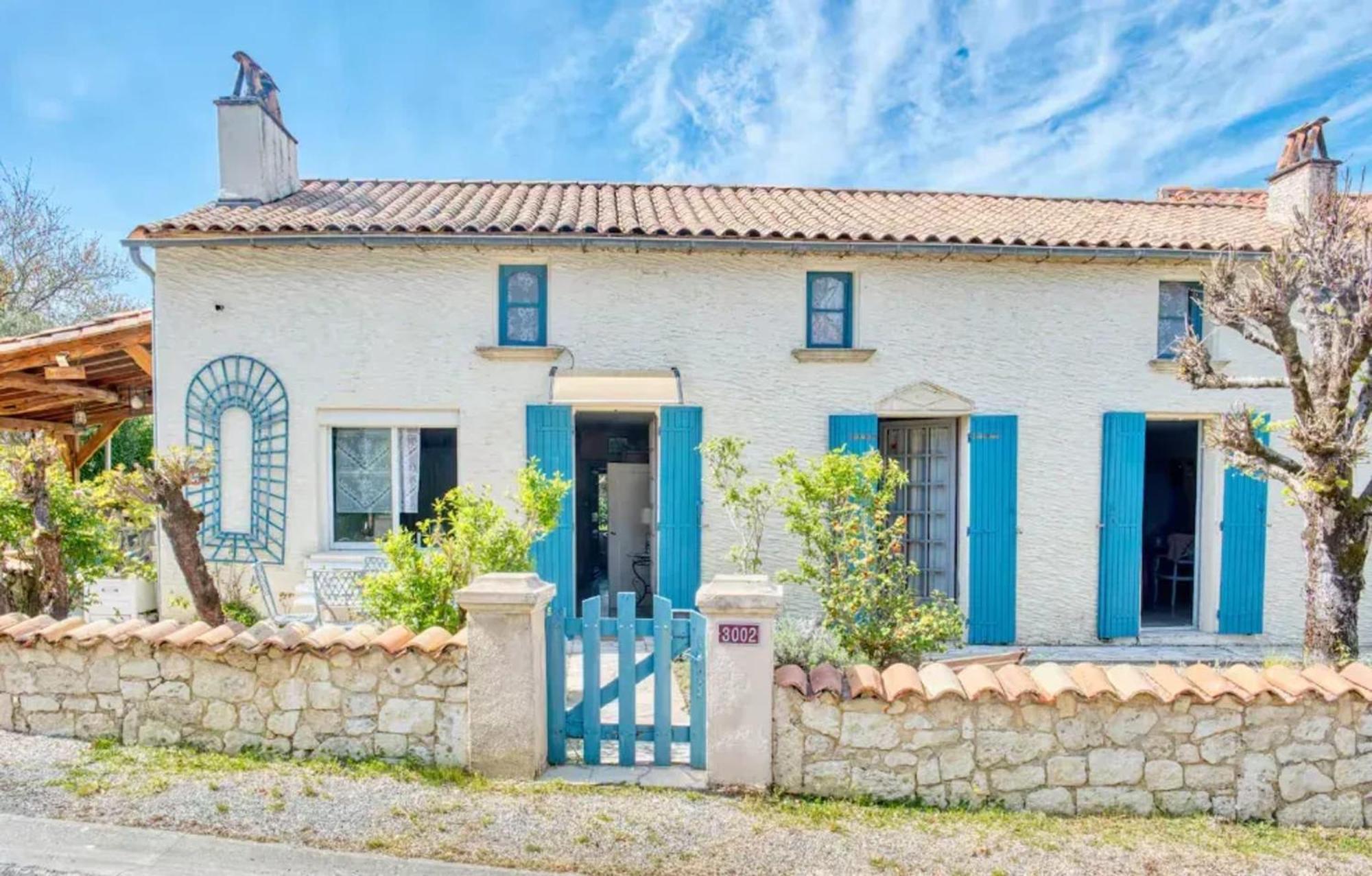 Villa Charmante A Bosset Avec Piscine Partagee Kültér fotó