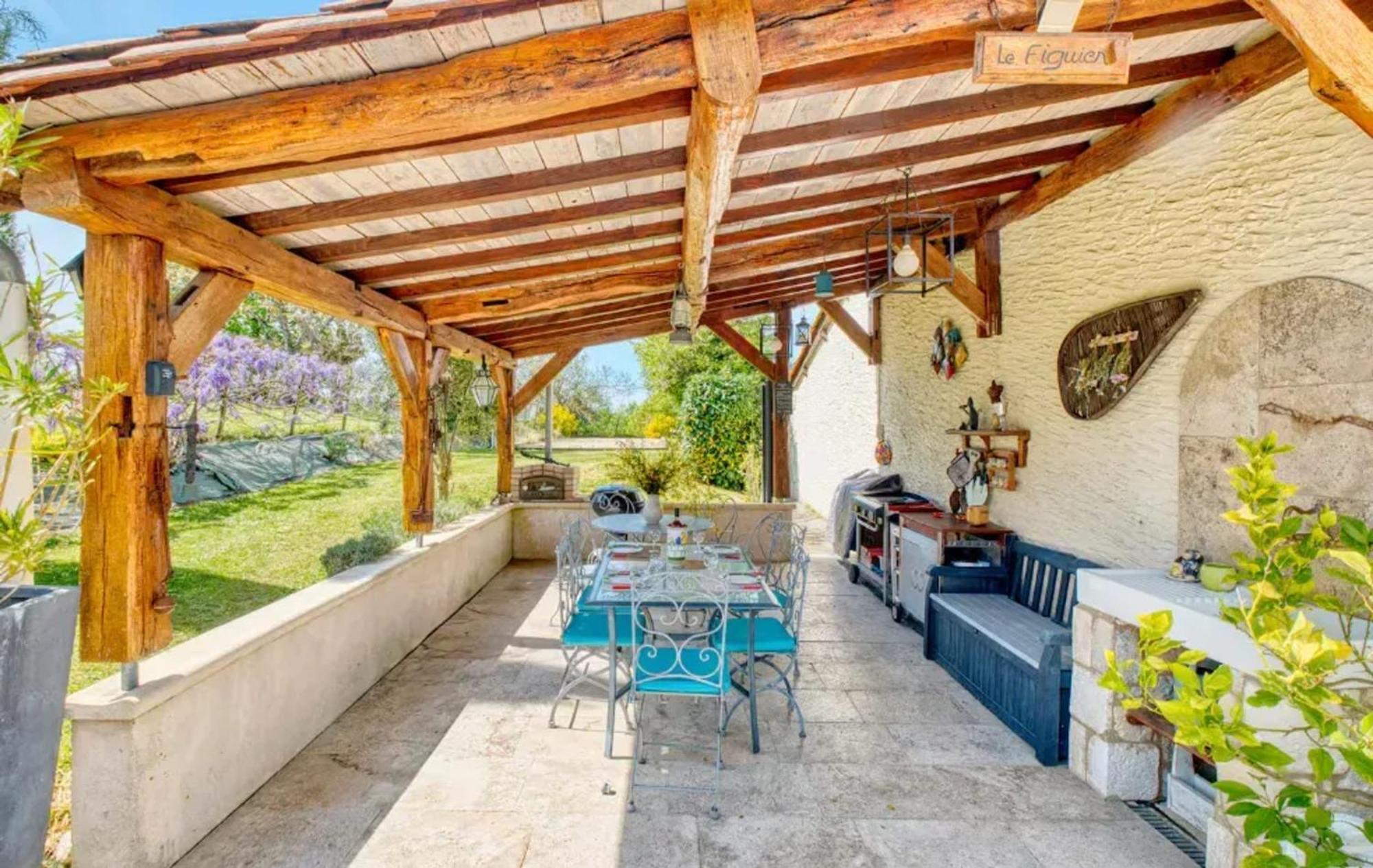 Villa Charmante A Bosset Avec Piscine Partagee Kültér fotó
